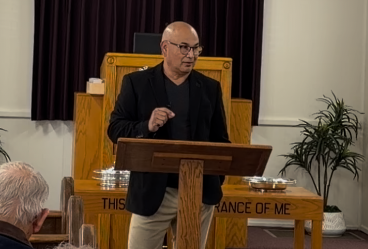 Joe Cabrera speaking at church